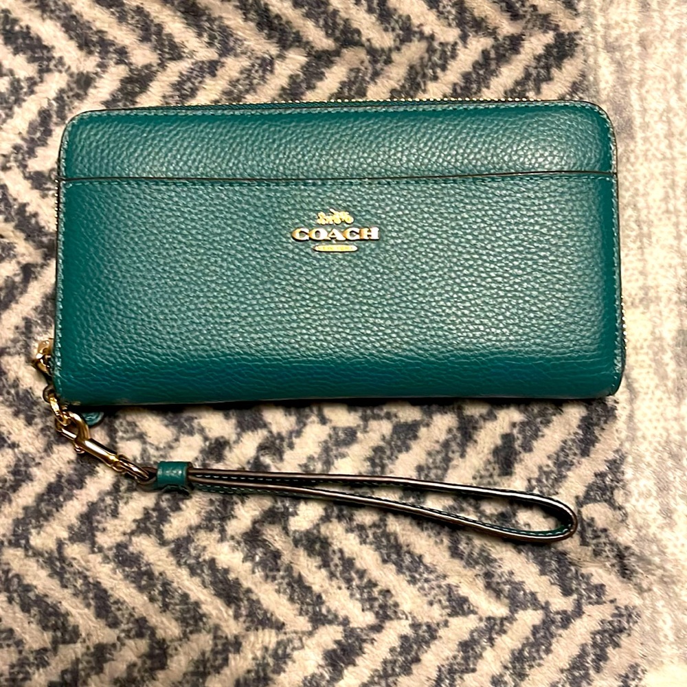 NWOT Leather Coach Wallet Clutch